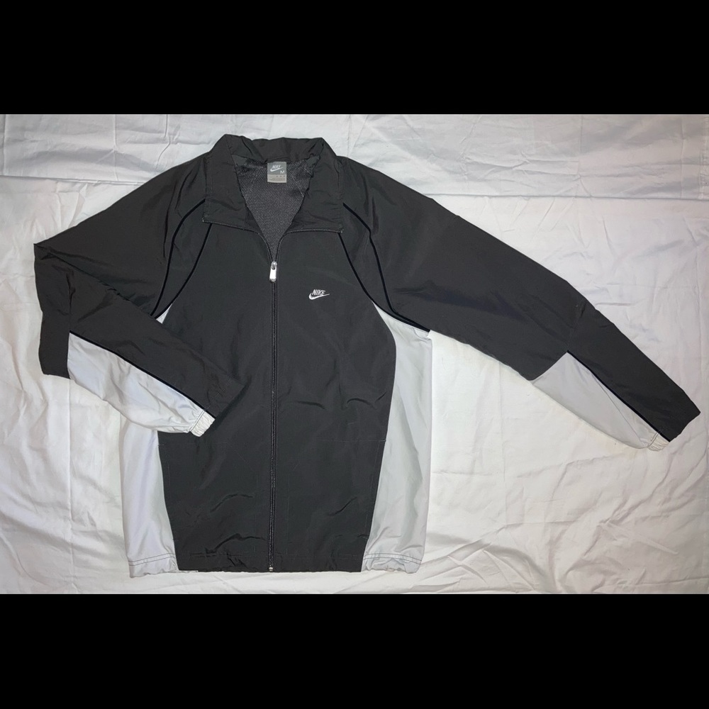 NIKE LIGHTWEIGHT JACKET MEN'S MEDIUM